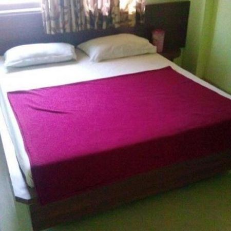Sri Sai Sannidhi Hotel Shirdi Zewnętrze zdjęcie
